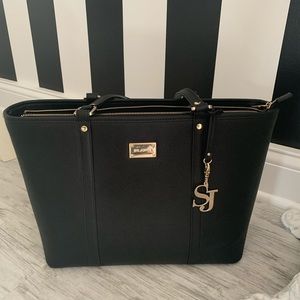 St. John woman’s purse